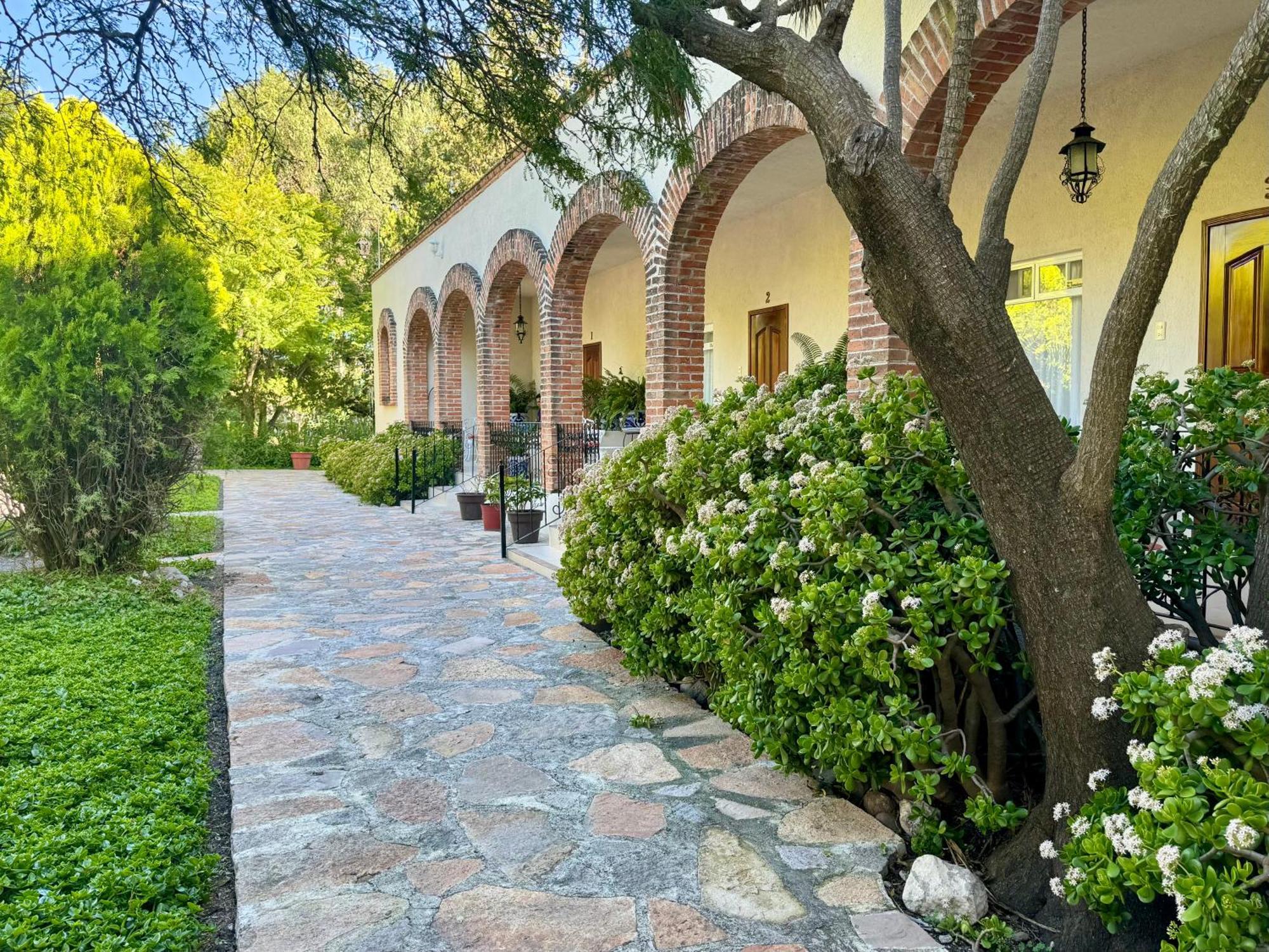 Club Vergel Resort Bernal Extérieur photo