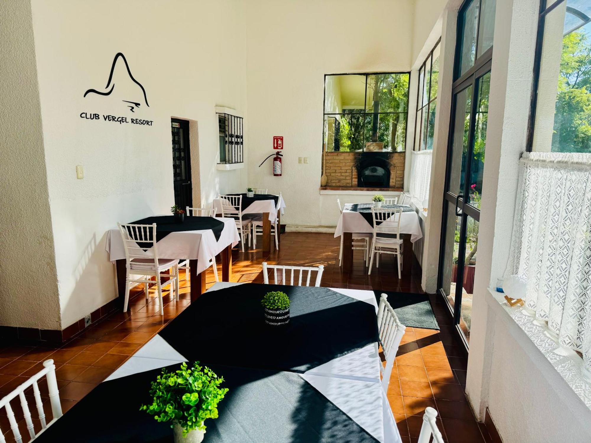 Club Vergel Resort Bernal Extérieur photo