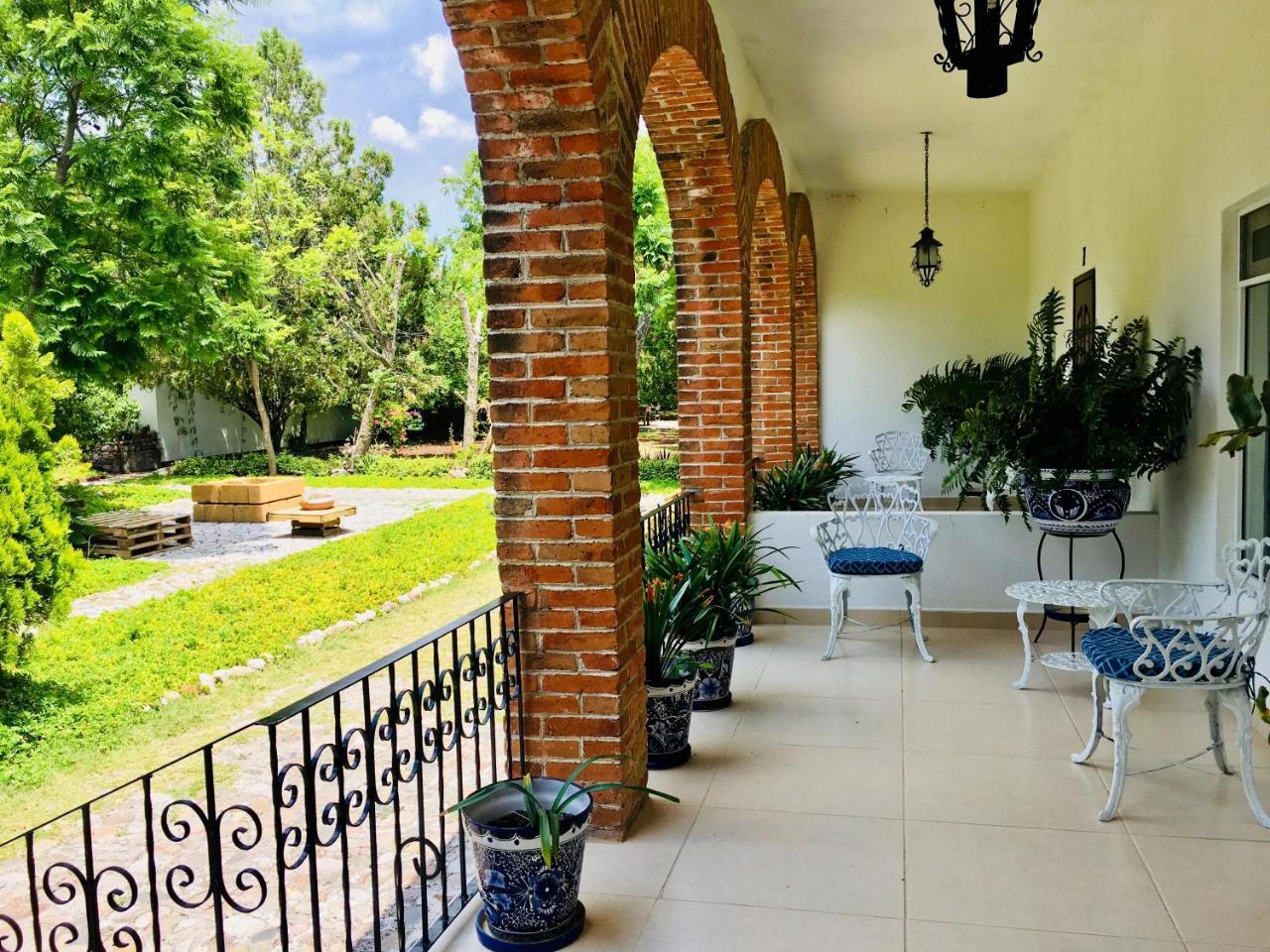 Club Vergel Resort Bernal Extérieur photo